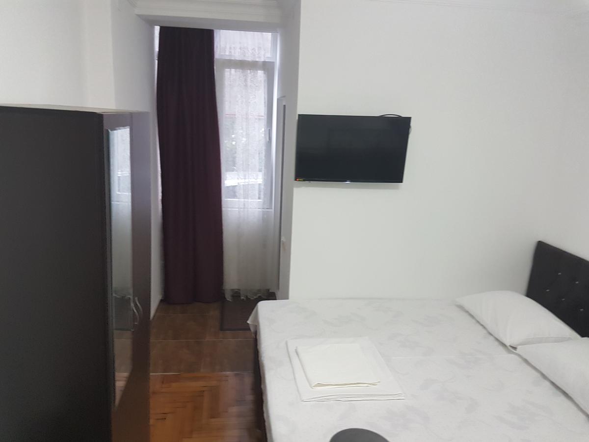 Pheria Batoemi Buitenkant foto